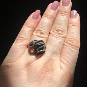 Vintage stamped sterling silver freeform oxidized leaf ribbon ring size 6.25